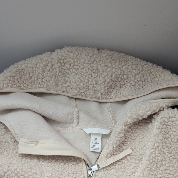 H&M Cozy Cream Sherpa Hoodie - Picture 5 of 6